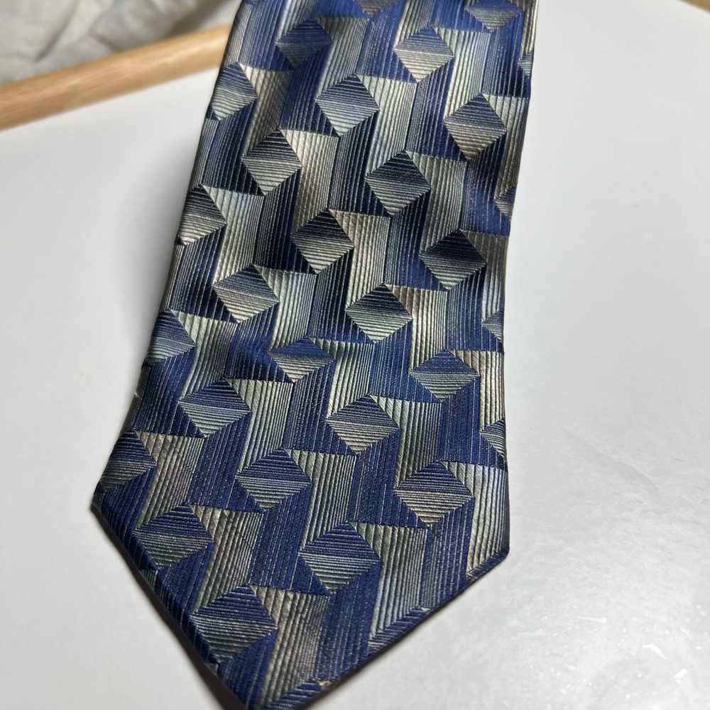 Crazy Horse Mens Necktie‎ 100% Silk Geometric 3D Pattern Blue Silver OS
